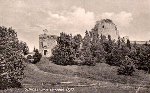 Schwarz-Weiss-Bild der Ruine Landsee
